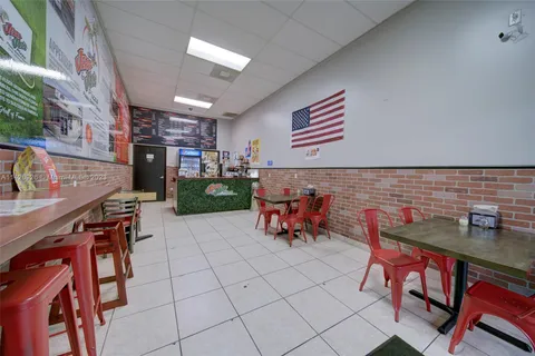 Pizzeria Restaurant For Sale in Kendall in front of Miami Dade College, Miami FL 33196