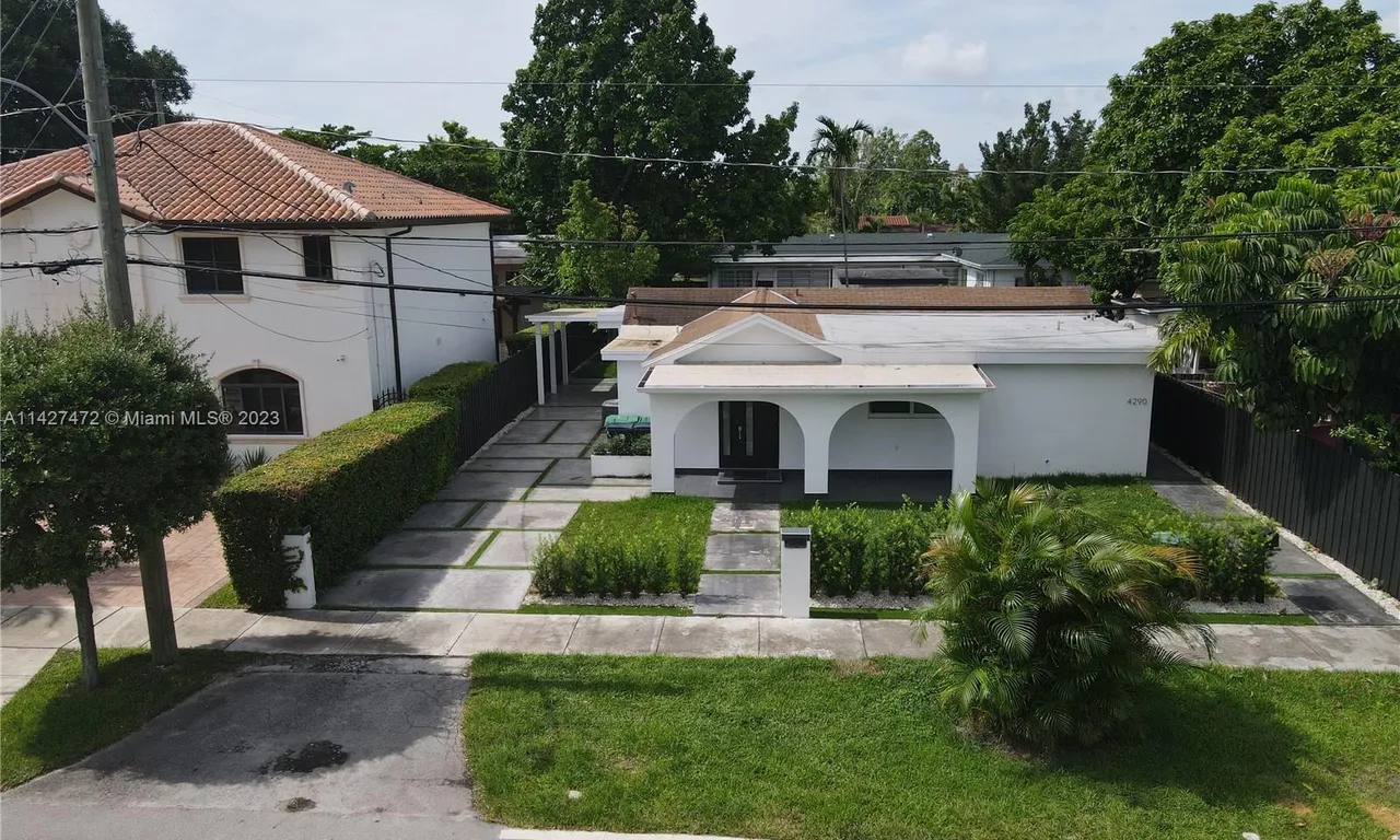 4288 SW 9th St, Miami FL 33134