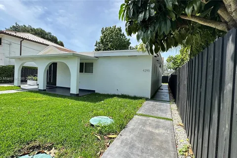 4288 SW 9th St, Miami FL 33134