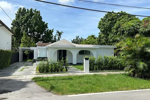 4288 SW 9th St, Miami FL 33134