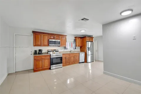 2839 Oklahoma St, West Palm Beach FL 33406