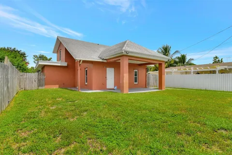 2839 Oklahoma St, West Palm Beach FL 33406