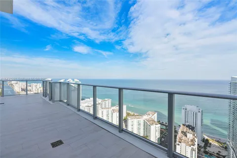 4010 S Ocean Dr, Hollywood FL 33019