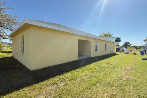 3433 Jeffcott St., Fort Myers FL 33916