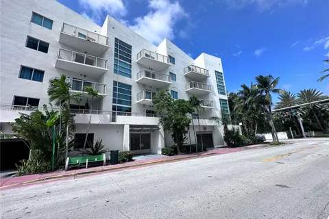 7700 Collins Ave # 3, Miami Beach FL 33141