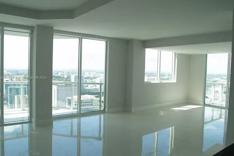 244 Biscayne Blvd # 3908, Miami FL 33132