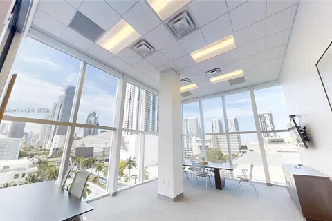 1501 Biscayne Blvd # 5C, Miami FL 33132