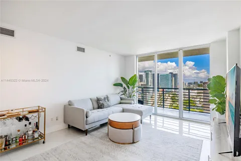 335 S Biscayne Blvd # 3900, Miami FL 33131