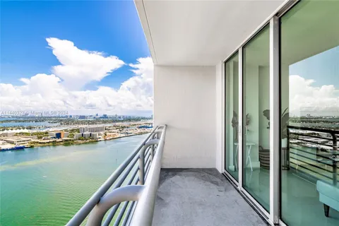 335 S Biscayne Blvd # 3900, Miami FL 33131