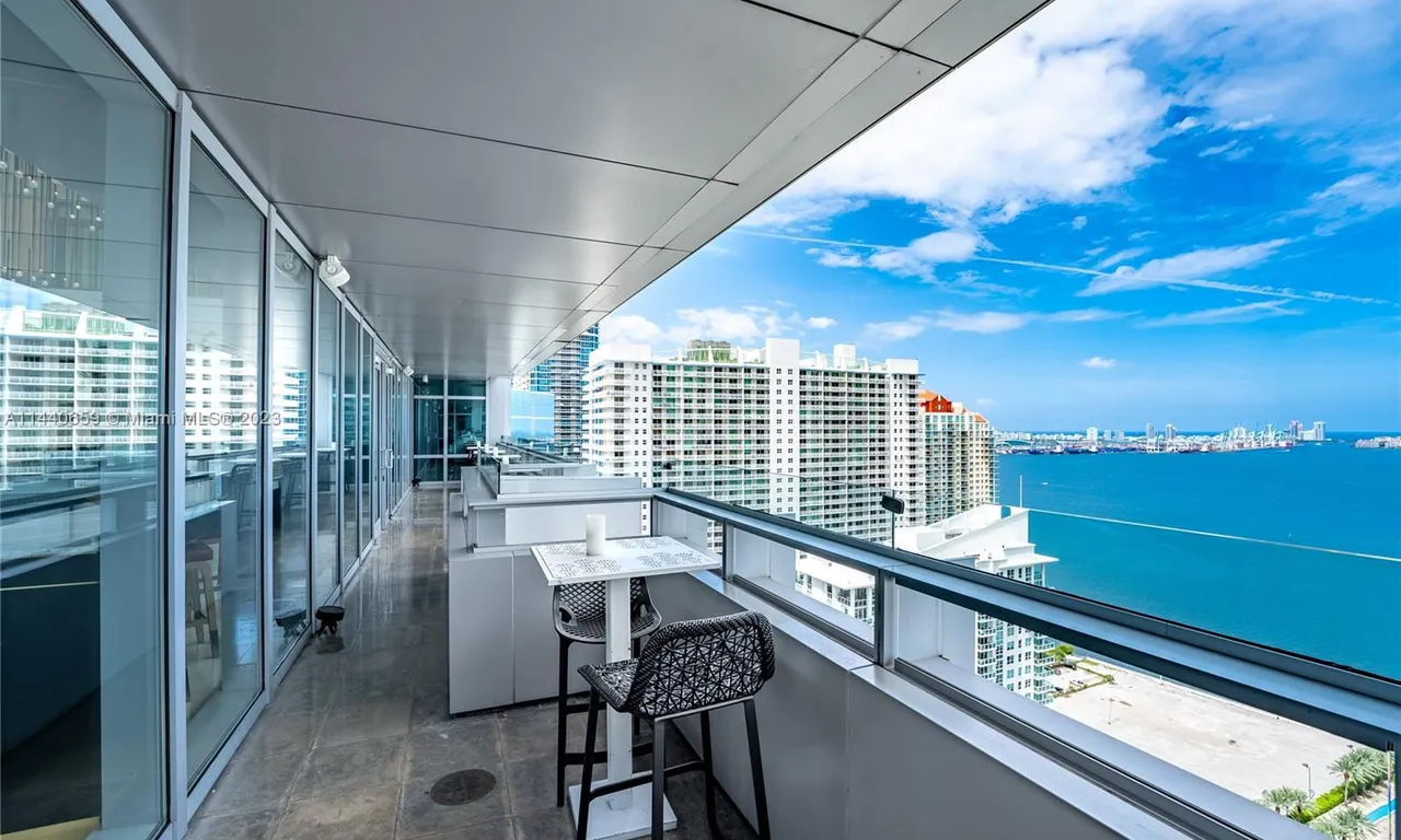 1395 Brickell Ave # 2802, Miami FL 33131