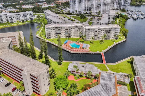 2855 Leonard Dr # H109, Aventura FL 33160