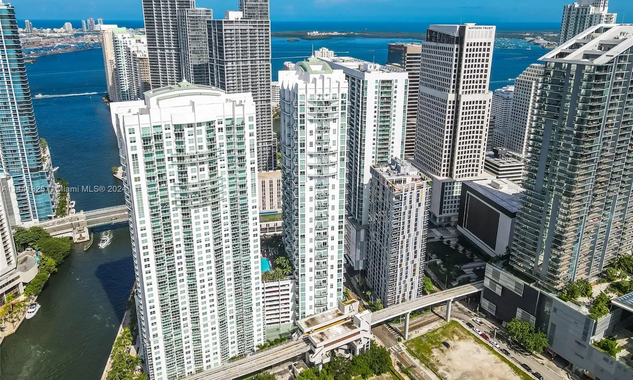 41 SE 5th St # 1214, Miami FL 33131