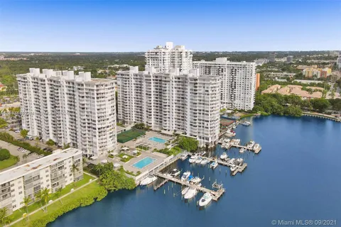 18031 Biscayne Blvd # 303, Aventura FL 33160