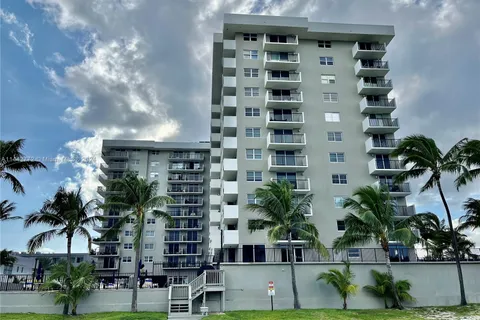 9273 Collins Ave # 507, Surfside FL 33154