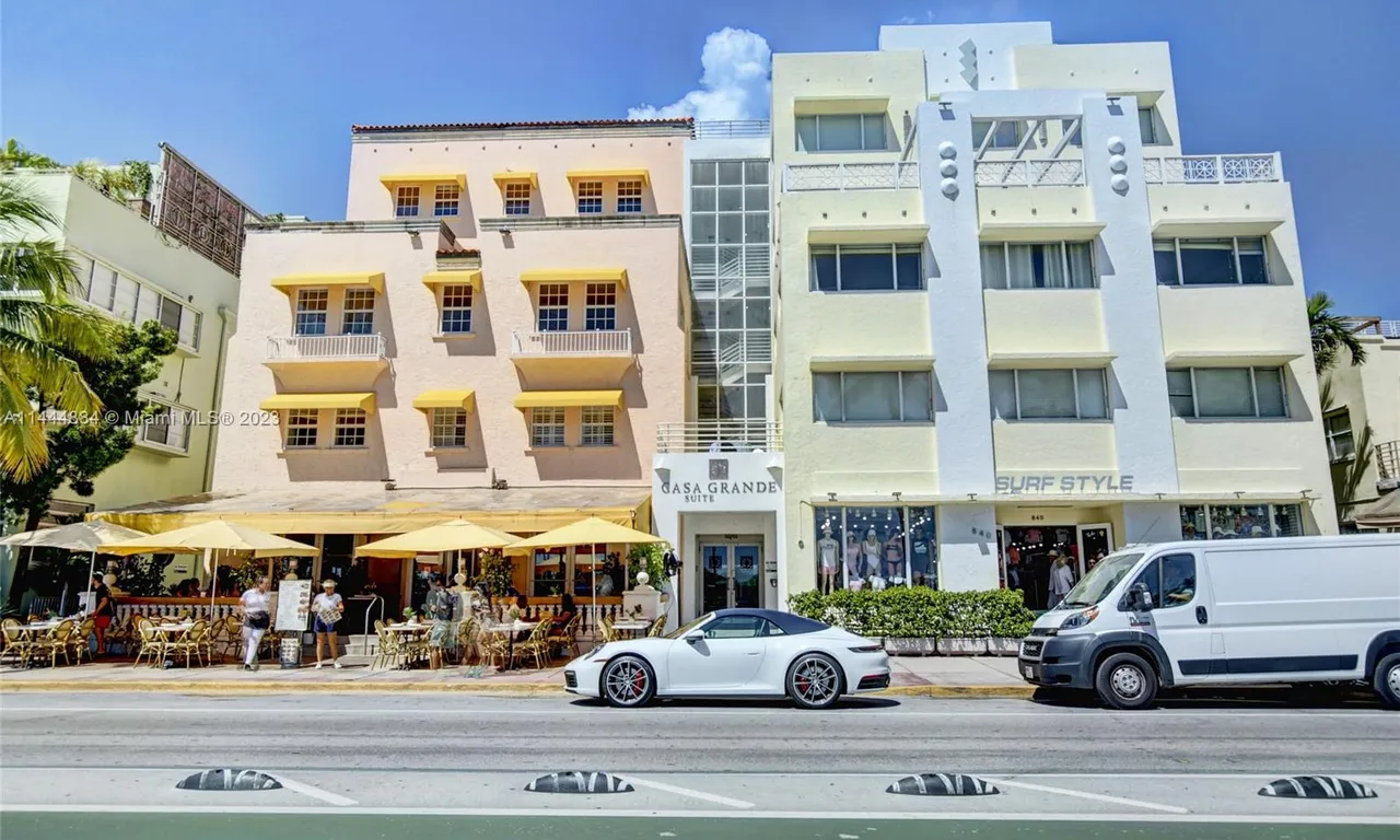 834 Ocean Dr # 212, Miami Beach FL 33139