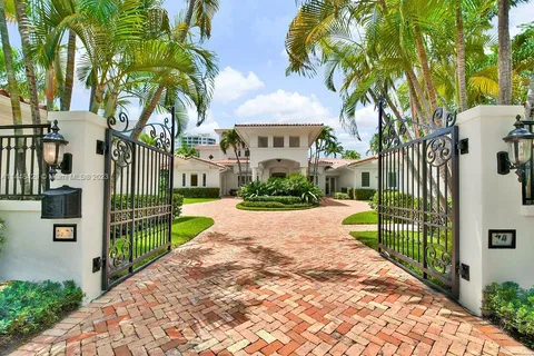 74 Bal Bay Dr, Bal Harbour FL 33154