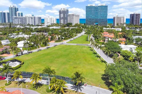 74 Bal Bay Dr, Bal Harbour FL 33154