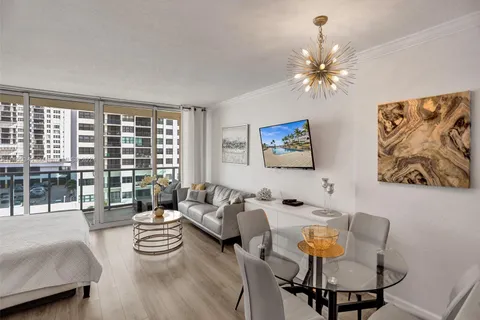 2501 S Ocean Dr, Hollywood FL 33019
