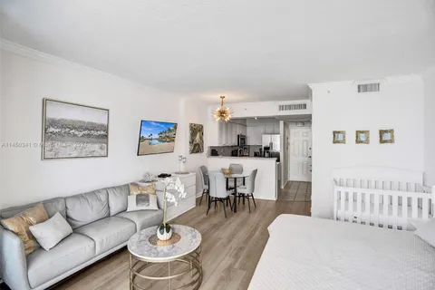 2501 S Ocean Dr, Hollywood FL 33019
