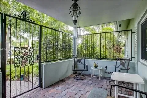 2016 NE 26th Dr, Wilton Manors FL 33306