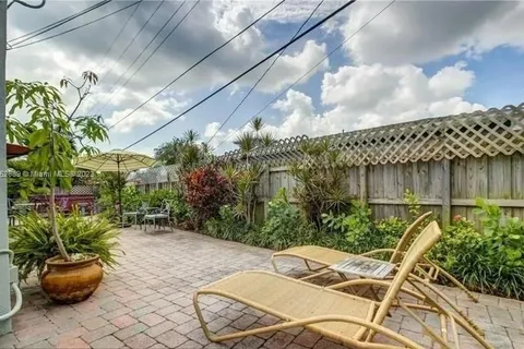 2016 NE 26th Dr, Wilton Manors FL 33306