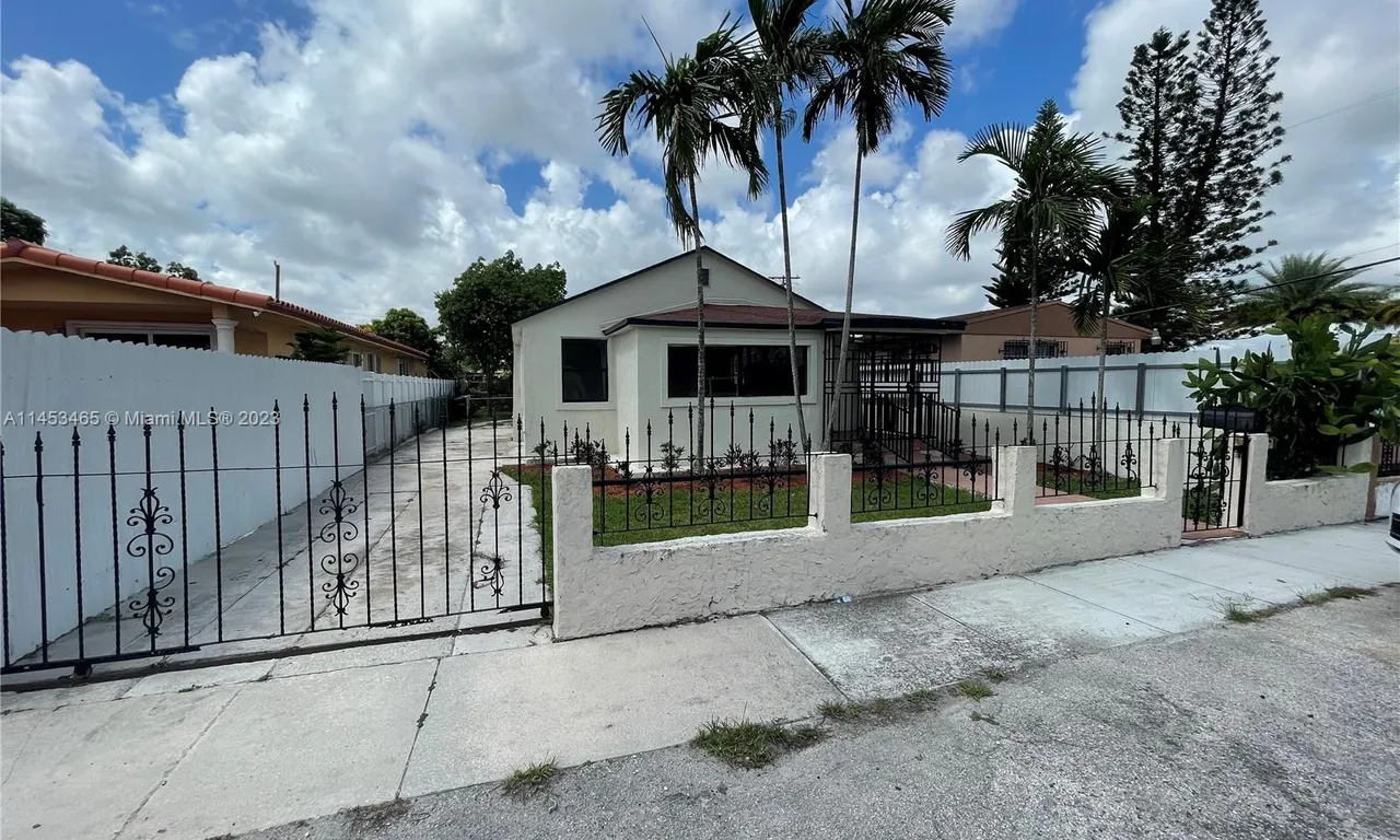 508 E 40th St, Hialeah FL 33013