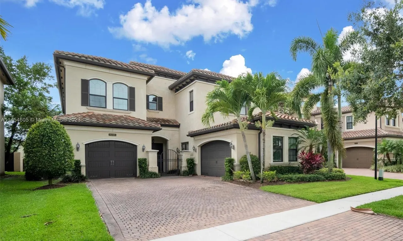 8248 Lost Creek Ln, Delray Beach FL 33446