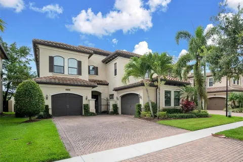 8248 Lost Creek Ln, Delray Beach FL 33446