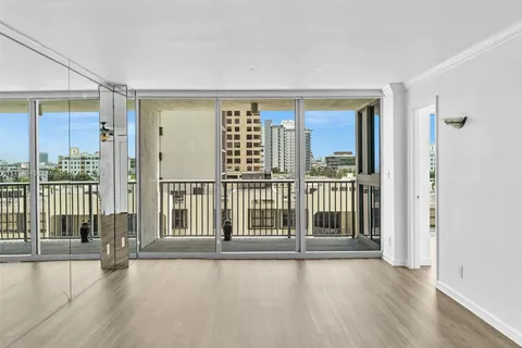 2655 Collins Ave # 706, Miami Beach FL 33140