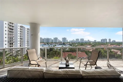 3600 Yacht Club Dr # 803, Aventura FL 33180