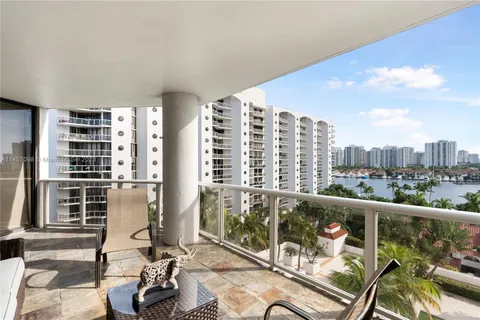 3600 Yacht Club Dr # 803, Aventura FL 33180