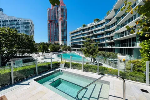 1 Collins Ave # 108, Miami Beach FL 33139