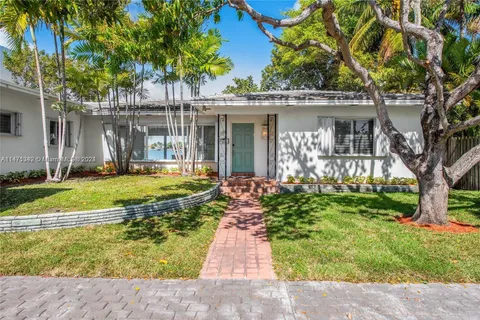 1275 N Biscayne Point Rd, Miami Beach FL 33141