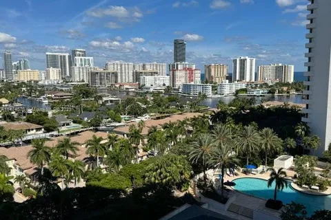 21205 Yacht Club Dr # 1410, Aventura FL 33180