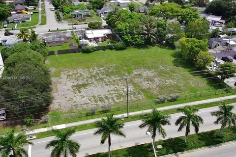 5421 W Hallandale Beach Blvd, West Park FL 33023