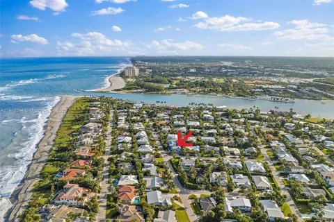 219 Colony Rd, Jupiter Inlet Colony FL 33469