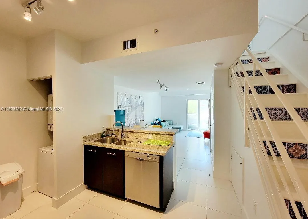 945 Jefferson Ave # 103, Miami Beach FL 33139