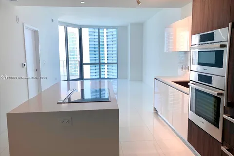 851 NE 1st Ave # 3105, Miami FL 33132