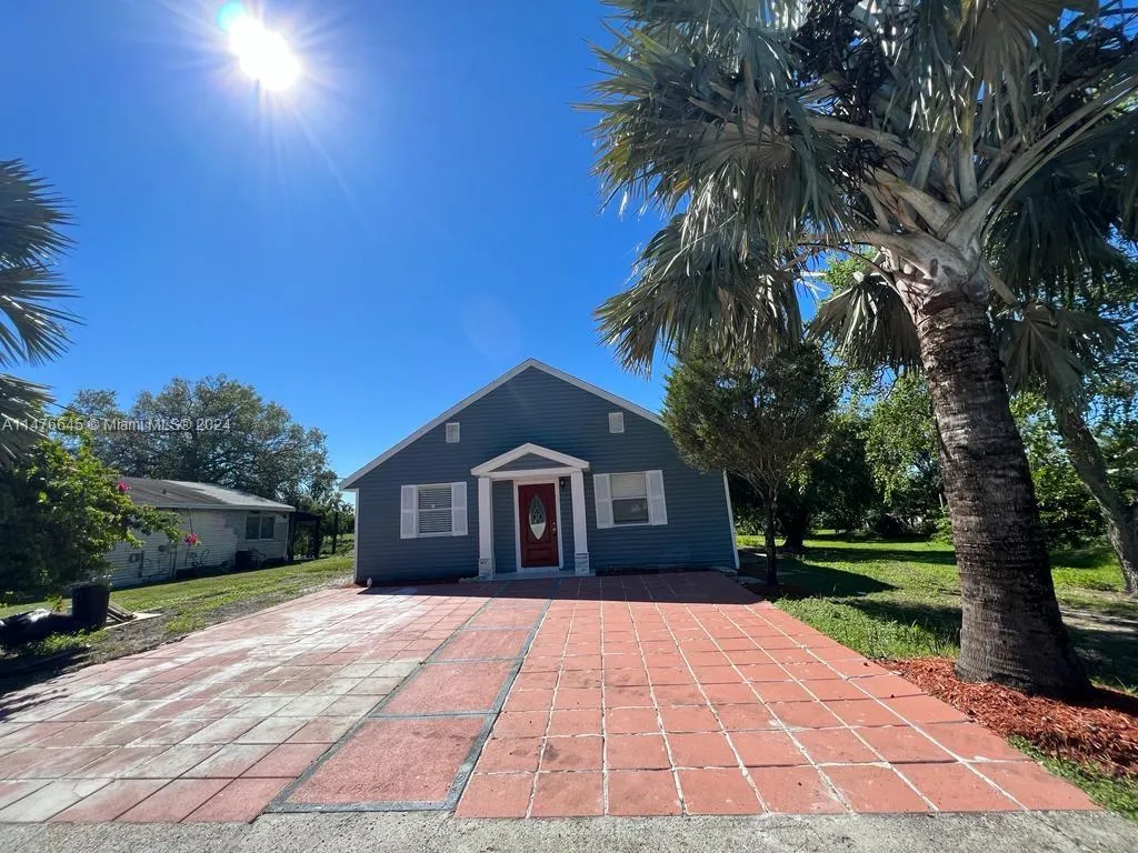 464 Avenue S, Moore Haven FL 33471