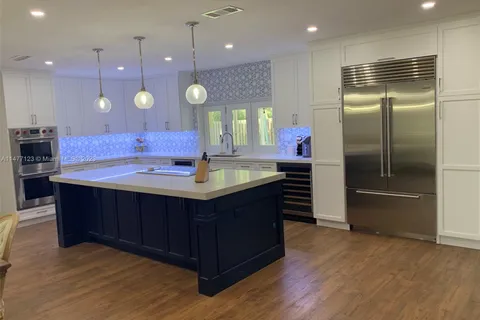 Business For Sale Kitchen + Decor, Miami, Kitchen, Floor, Bath, Miami FL 33144