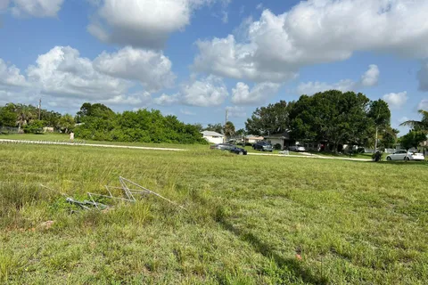 2109 NE 14 pl, Other City - In The State Of Florida FL 33909