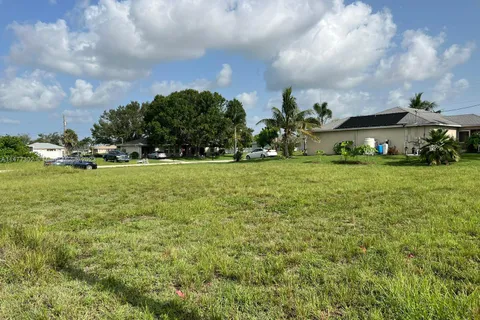 2109 NE 14 pl, Other City - In The State Of Florida FL 33909