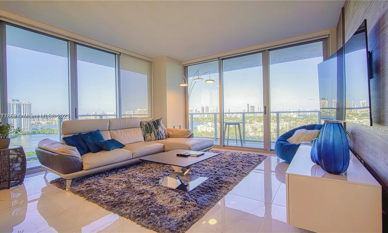 16385 Biscayne Blvd # 1415, North Miami Beach FL 33160