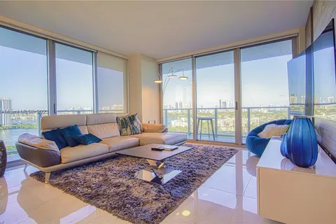 16385 Biscayne Blvd # 1415, North Miami Beach FL 33160