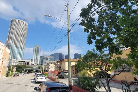 444-452 SW 6th St, Miami FL 33130