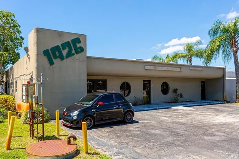 1926 NE 154th St, North Miami Beach FL 33162