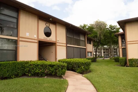 10597 E Clairmont Cir # 212, Tamarac FL 33321