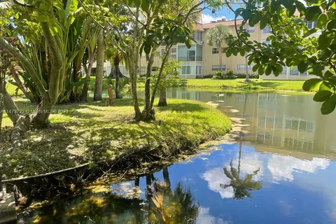 5051 W Oakland Park Blvd # 204, Lauderdale Lakes FL 33313