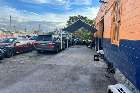 2005 NW 10th Ave, Miami FL 33127