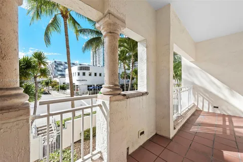 1415 Sunset Harbour Dr # 204, Miami Beach FL 33139